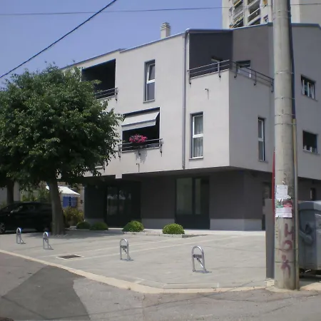 Jasmina Apartment *